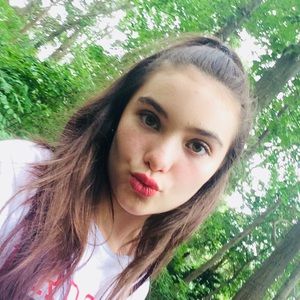 Meet your Posher, Olivia